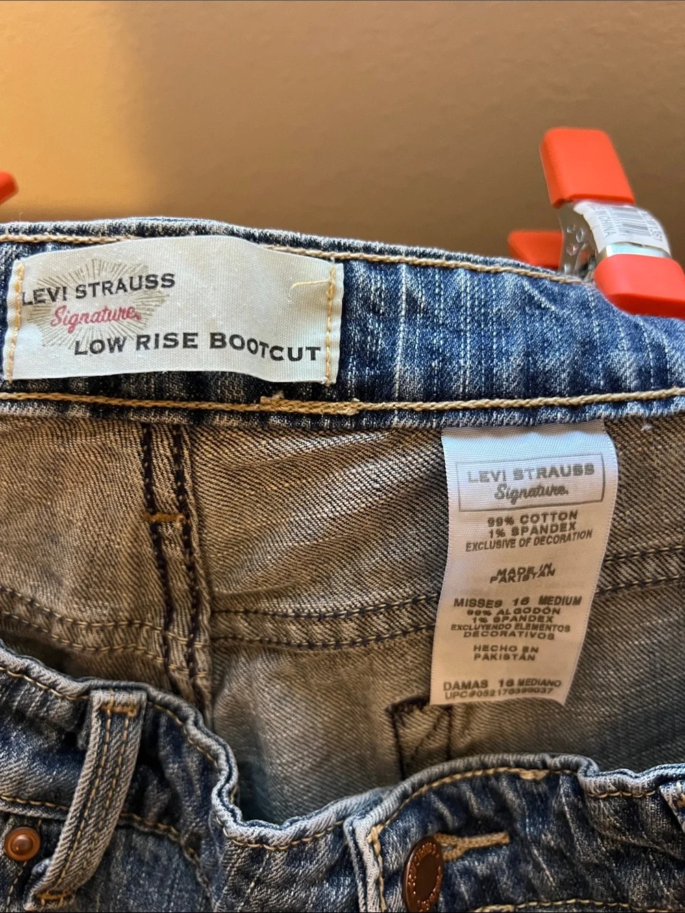 Levi’s Strauss Women’s Low Rise Boot Cut Jeans in Blue Denim